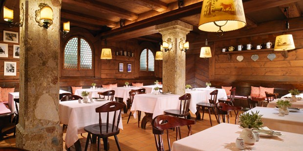Destination-Wedding - Oberbayern - Restaurant s'Herzl - Hotel Goldener Hirsch*****