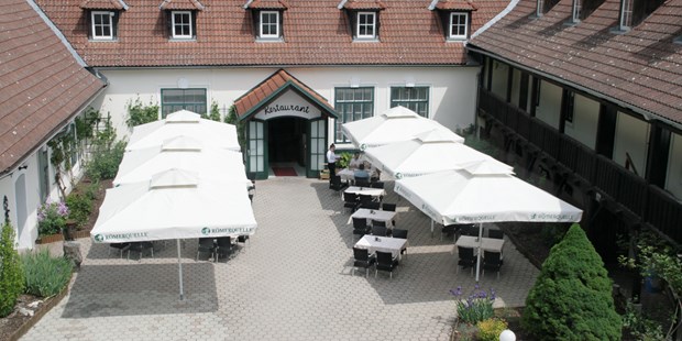 Destination-Wedding - Niederösterreich - Der Innenhof unseres Restaurants ist in den Sommermonaten einer der schönsten Plätze im Waldviertel! - Hotel-Restaurant Liebnitzmühle