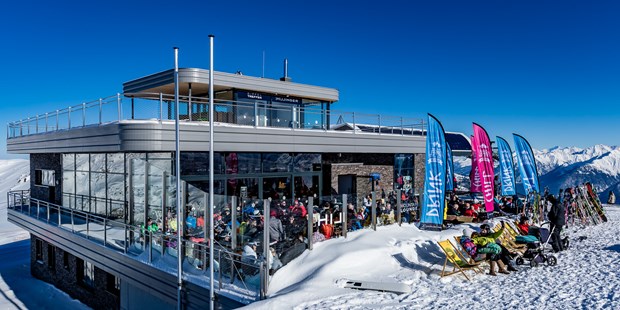 Destination-Wedding - Pinzgau - Gipfeltreffen | Bergrestaurant | 2.300 Höhenmeter | 360° Grad Bergblick | Winter - My Alpenwelt Resort****Superior