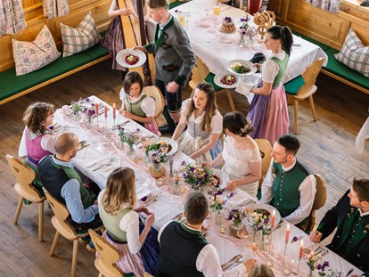 Destination-Wedding - Österreich - Kulinarik steht an oberster Stelle bei einer Hochzeit im Narzissendorf Zloam in Grundlsee. - Narzissendorf Zloam