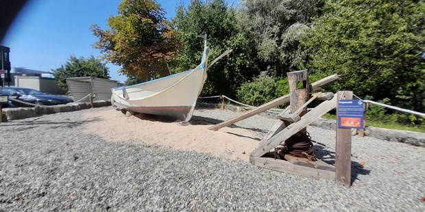 Destination-Wedding - Region Schwaben - Unsere Freianlage mit einem originale Boot aus Kalabrien - Ristorante Il Pescatore