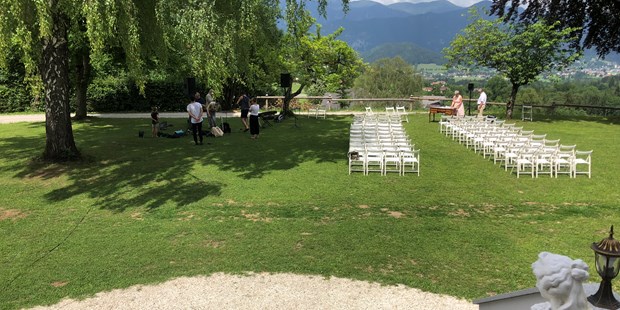 Destination-Wedding - barrierefreie Location - Freie Trauung vor der Villa - Villa Bergzauber