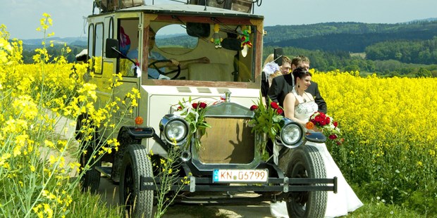 Destination-Wedding - Region Schwaben - Oldtimer-Cabrio-Bus - Hotel und Restaurant Lochmühle
