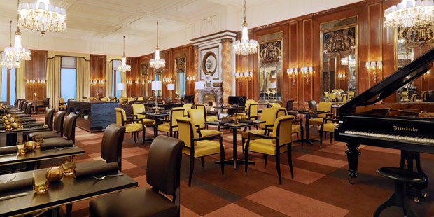 Destination-Wedding - Donauraum - Speisen wir auf der Titanic - Unser Restaurant die "Bristol Lounge" wurde dem "grill room" der Titanic nachempfunden. - Hotel Bristol Vienna