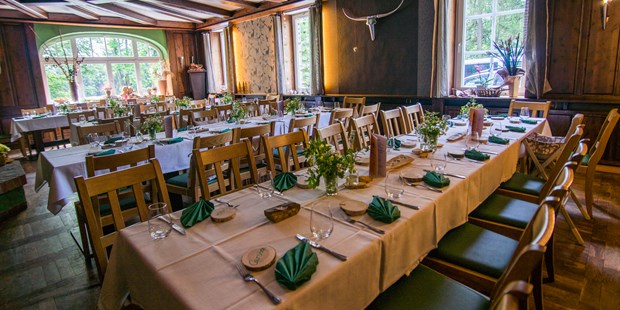 Destination-Wedding - Art der Location: Restaurant - Im Saal ist platz für bis zu 55 Personen - Bergwirtschaft Bieleboh Restaurant & Hotel