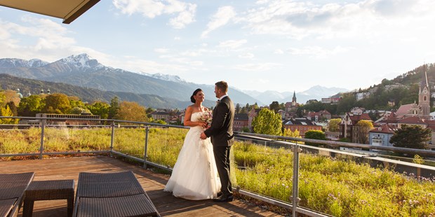 Destination-Wedding - Tiroler Unterland - Heiraten über den Dächern Innsbrucks vor der einzigarten Bergkulisse der Tiroler Alpen - Austria Trend Hotel Congress Innsbruck