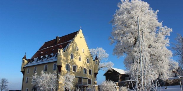 Destination-Wedding - Bayern - Eine wunderschöne Foto-Location - selbst im Winter. - Schloss zu Hopferau 