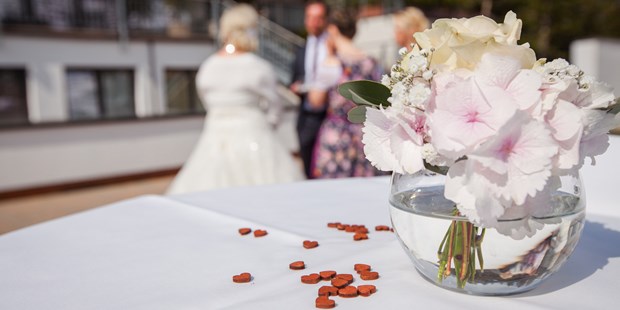 Destination-Wedding - Preisniveau Hochzeitsfeier: €€ - Passende Dekoration... - Hotel Sonnenburg