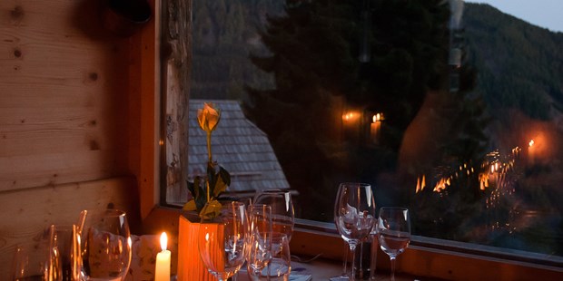 Destination-Wedding - barrierefreie Location - Das kleinste Restaurant der Welt, die Holzknechthütte - Almdorf Seinerzeit