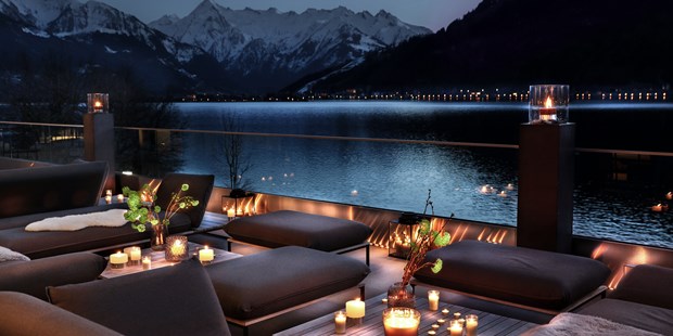 Destination-Wedding - Art der Location: Hotel / Chalet - Die Lounge-Terrasse des Bellevue mit Blick auf den Zeller See. - Seehotel Bellevue****s