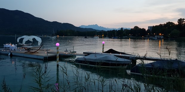 Destination-Wedding - Österreich - Romantisches Dinnerplätzchen am See - Hotel SCHLOSSVILLA MIRALAGO - die wundervolle, einzigartige Location direkt am Wörthersee - 