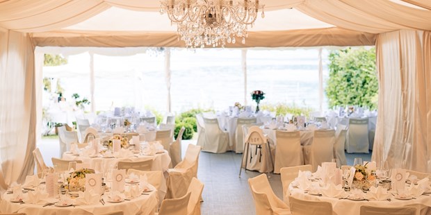 Destination-Wedding - barrierefreie Location - Miralago: romantic table setting - Hotel SCHLOSSVILLA MIRALAGO - die wundervolle, einzigartige Location direkt am Wörthersee - 